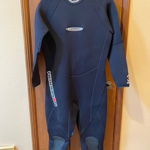 Henderson 3 mm wetsuit